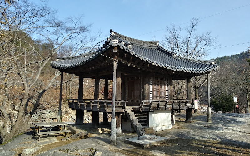 Yongamjeong Pavilion