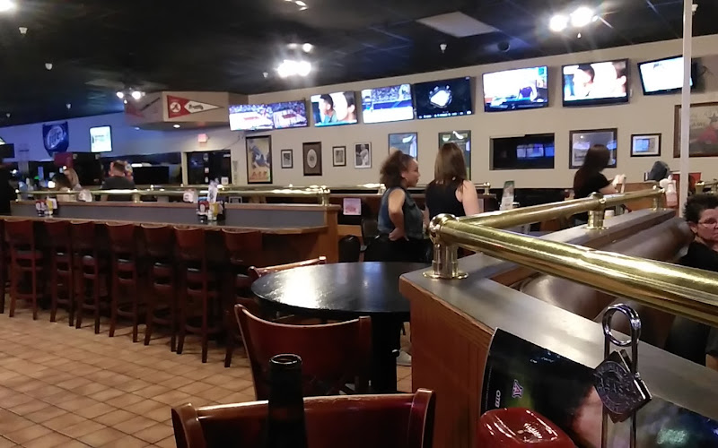 Famous Sam's on Golf Links