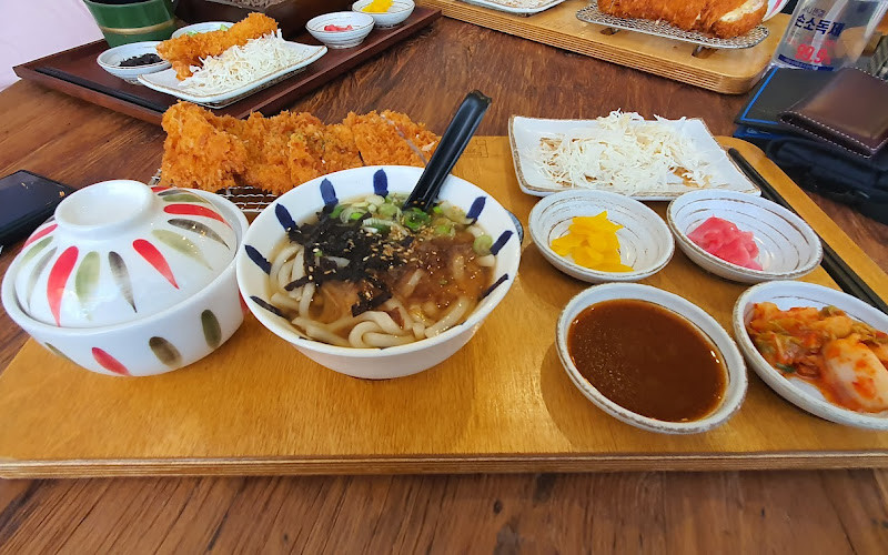 네모돼지돈까스