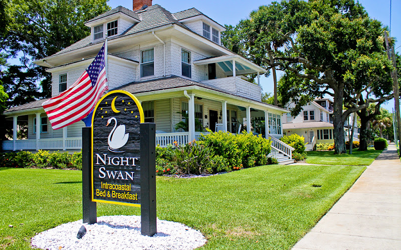 Night Swan Intracoastal Bed and Breakfast