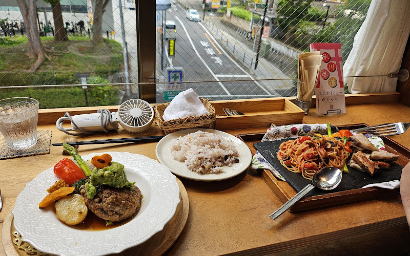 レストラン アン・ドゥ・トヮ