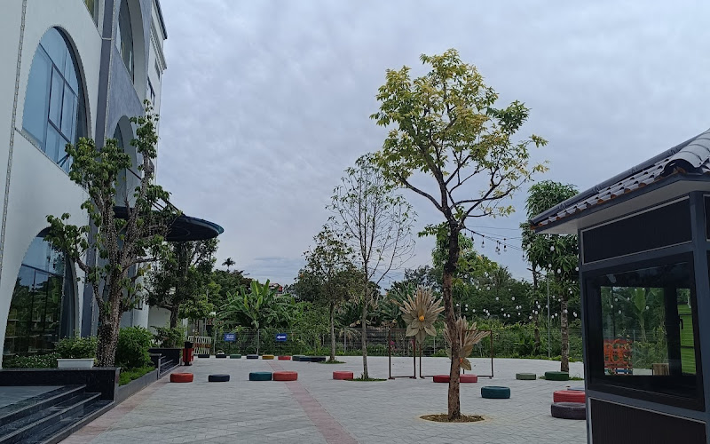 Khu vui chơi trẻ em Phúc Hưng Wonderland