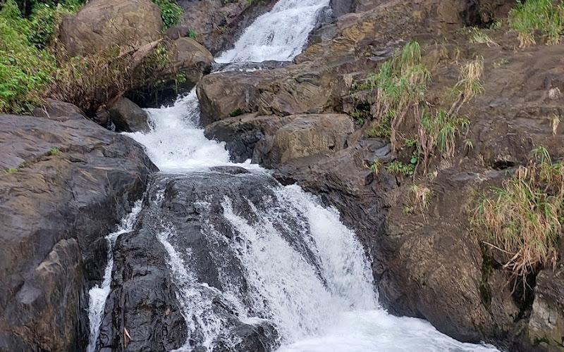 Thorad Waterfall / Stream