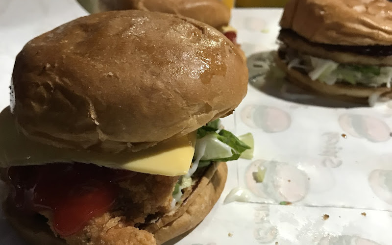 Burger Ayam Crispy by Bangsal PokNaz