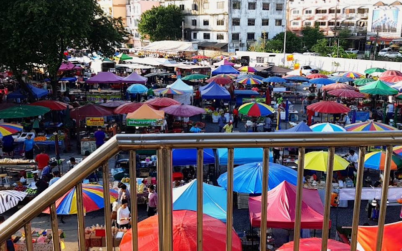 ตลาดร่มไทร ปากเกร็ด-ติวานนท์