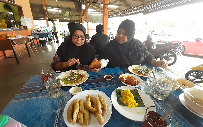 Mok Tehnum Nasi Dagang