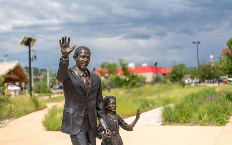 President Barack Obama Statue