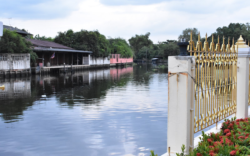 ワット マハー ブット