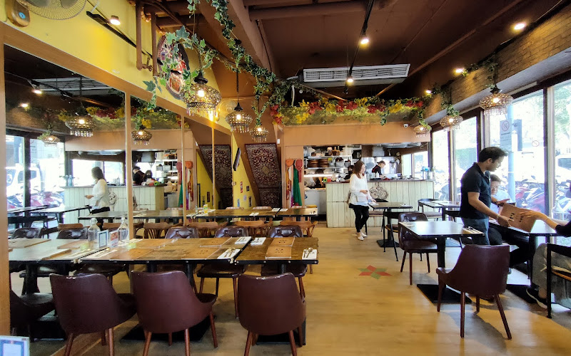 3 Idiots Toast & Curry