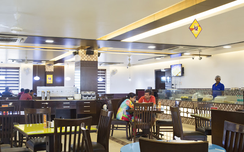 Manohar Dairy & Restaurant - MP Nagar