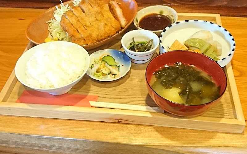 たべもんや みゃあらく