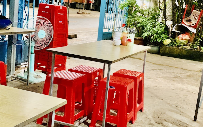 Cơm chiên gà xối mỡ Tân xuân bình dân