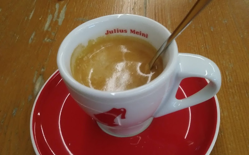 George’s, gelateria , paninoteca, bar