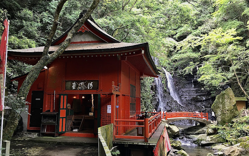 Shipporyuji Temple Hondō