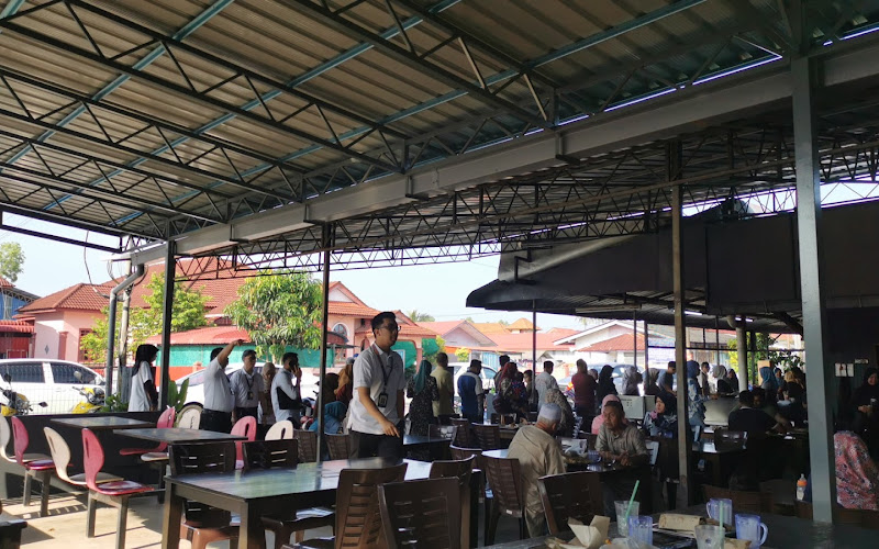 Nasi Berlauk Mok Noh