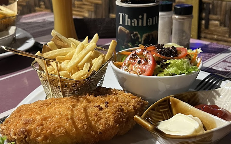 Ao Thai Beach Restaurant ร้านอาหารชายทะเล อ่าวไทย