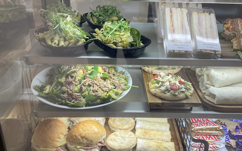 Lola’s Diner And Caf...