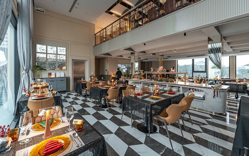 Cloud Nine Restaurant Sai Gon