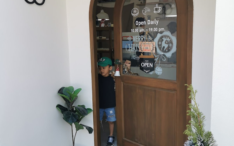 Homnom 𝗖𝗮𝗳𝗲 & 𝗦𝘁𝘂𝗱𝗶𝗼’โดนัทโฮมเมดฮอกไกโด