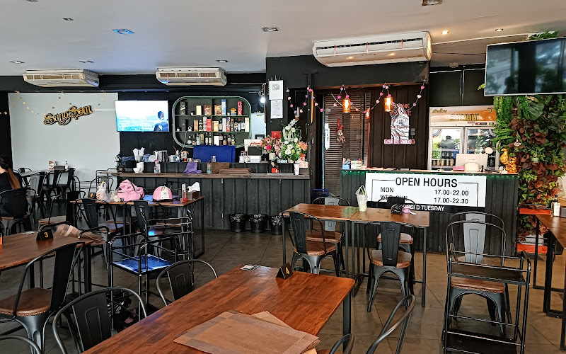 กุ๊กขี้เมา นวลจันทร์