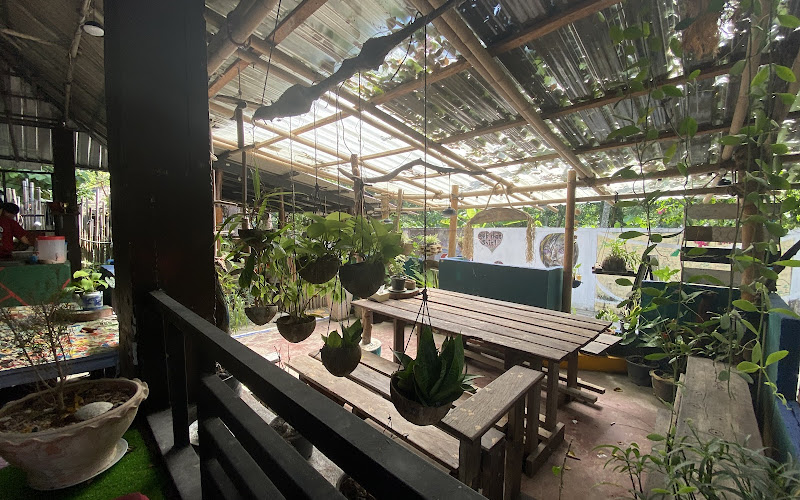 Capone’s Pyramid Cafe