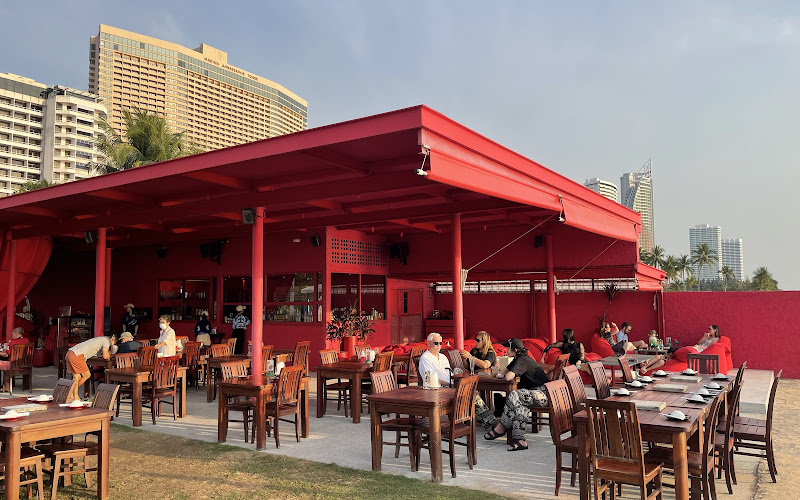 Under the sun at Ana Anan Pattaya