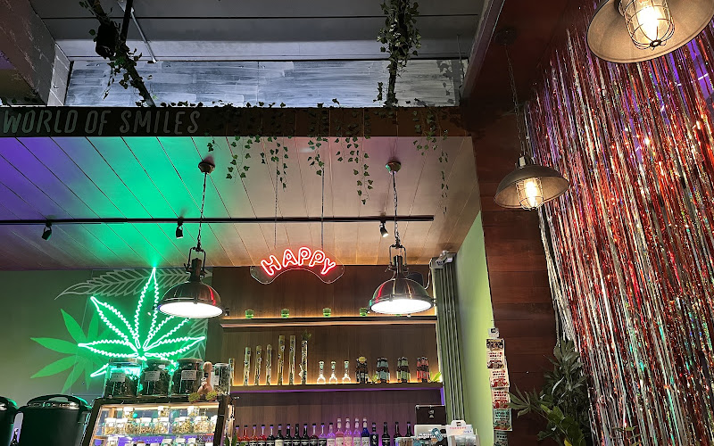 420 Happy Bar Thailand (คาเฟ่กัญชา)