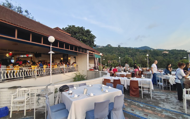 Bon Khao Restaurant: City View