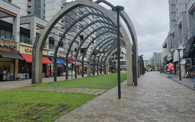 Wirye Central Square