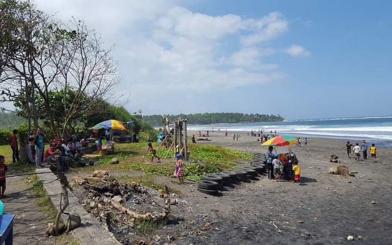The Point Rightender Surfing Pulukan
