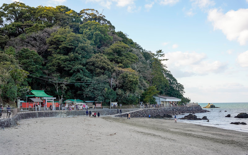 Meoto Iwa (Wedded Rocks)