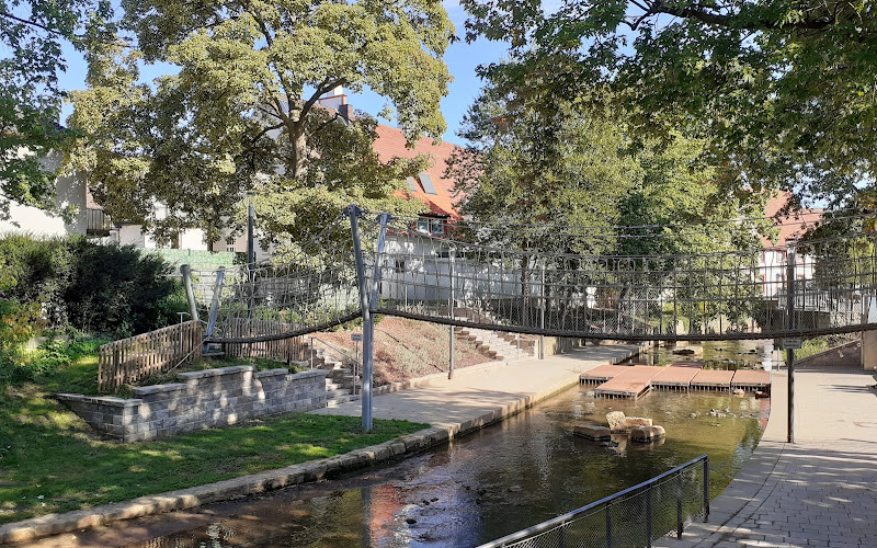 Hängebrücke am Markt