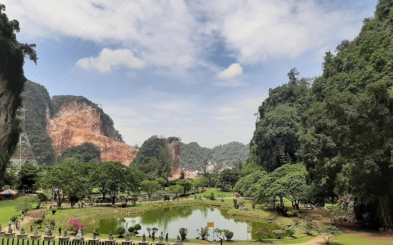 Kek Lok Tong Cave Temple