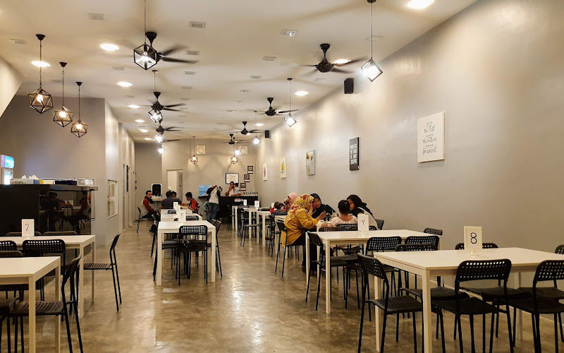 The Pinggan Cafe Johor Bahru (Muslim Owned With Musolla)