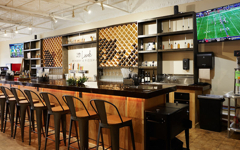 290 Locale Winery & Pizzeria