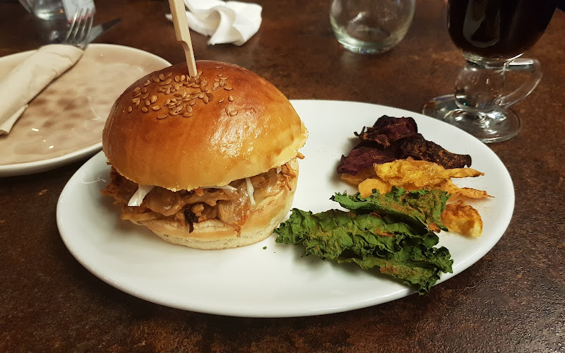 clean and tasty restaurant