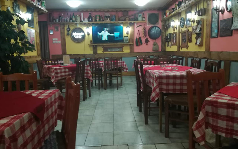 Kafana Kod Slavice I Misa