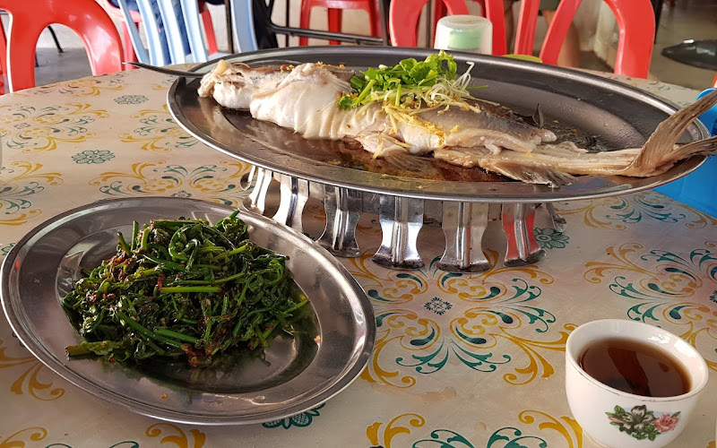 Gerai Nasi Lemak Goreng Pekan Lenggong
