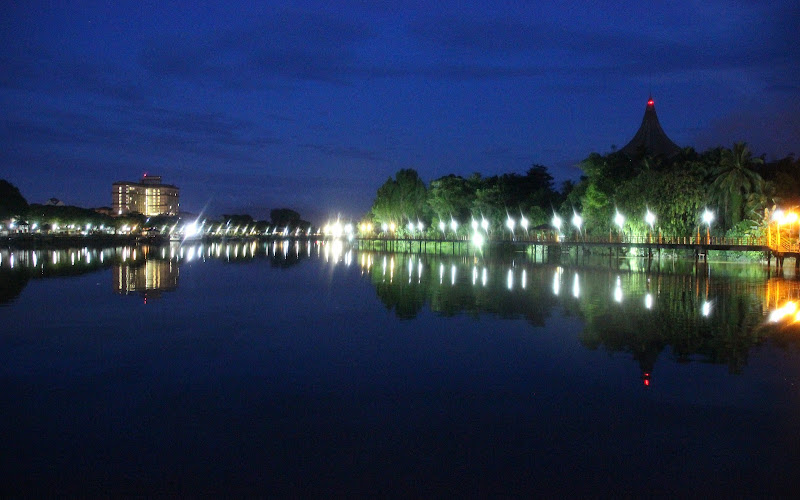 ウォーターフロント遊歩道