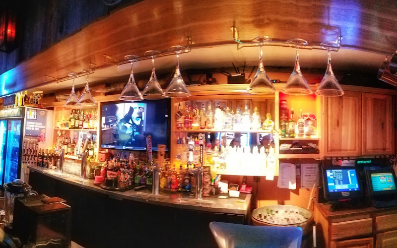 Bottoms Up Bar & Grill