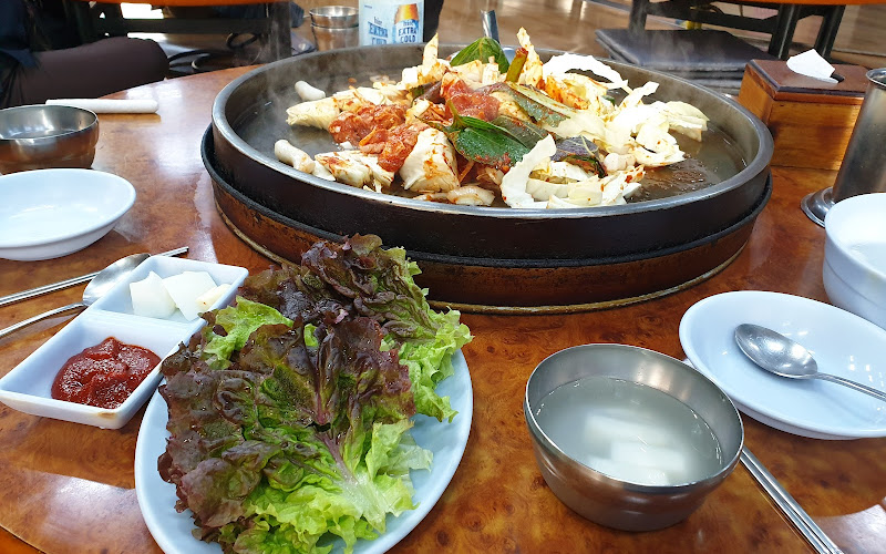 명동우미닭갈비
