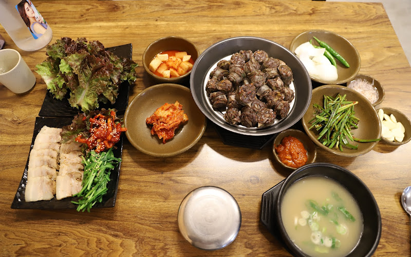 달구지수육국밥