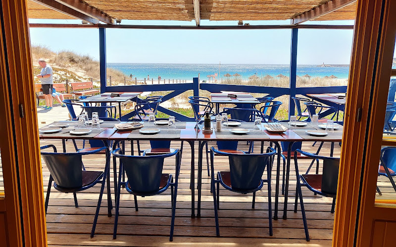 Bahari Beach Lounge & Restaurant