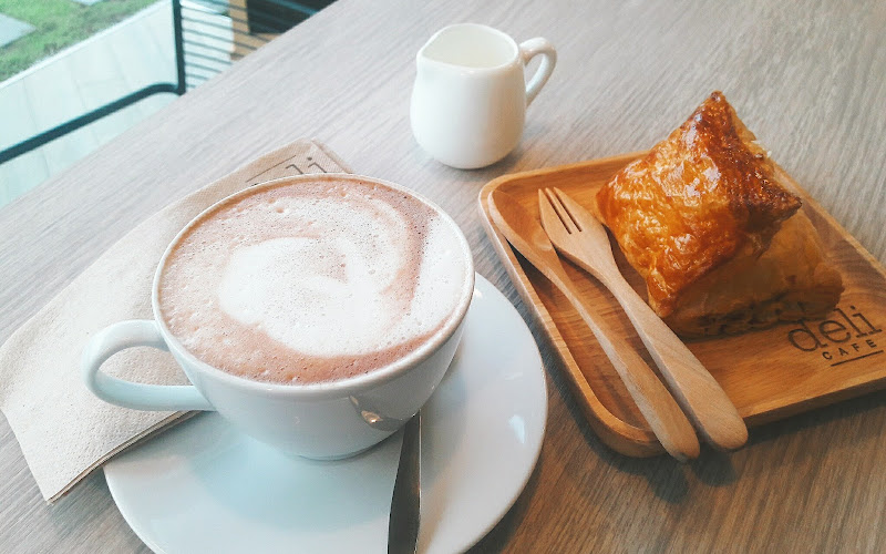 Deli Cafe @Shell Pranburi