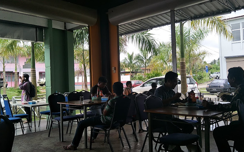 Anjung Paghalian Myra Cafe