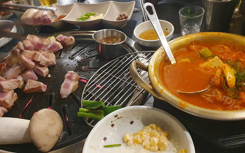 도시정원 중문 한식뷔페