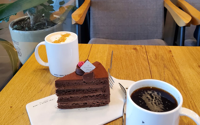 투썸플레이스 울산우정혁신도시점