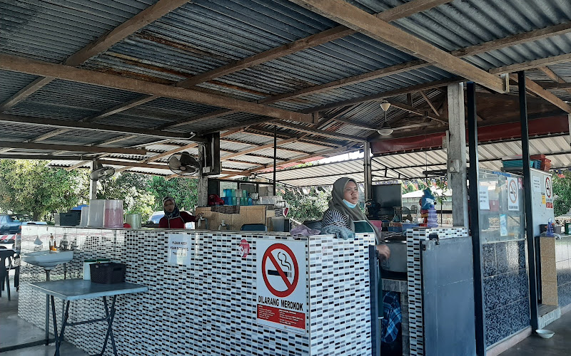 Warung Bawah Pokok