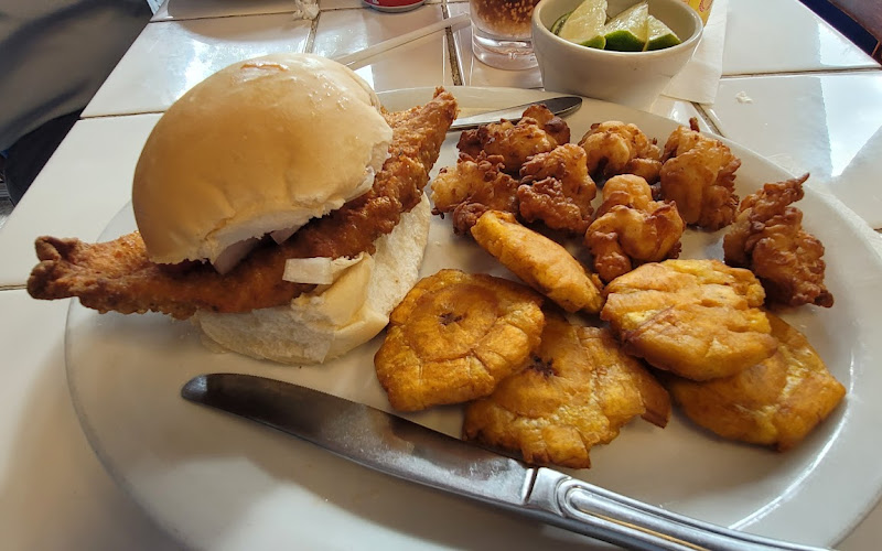 Marcelo Restaurant & Pescaderia