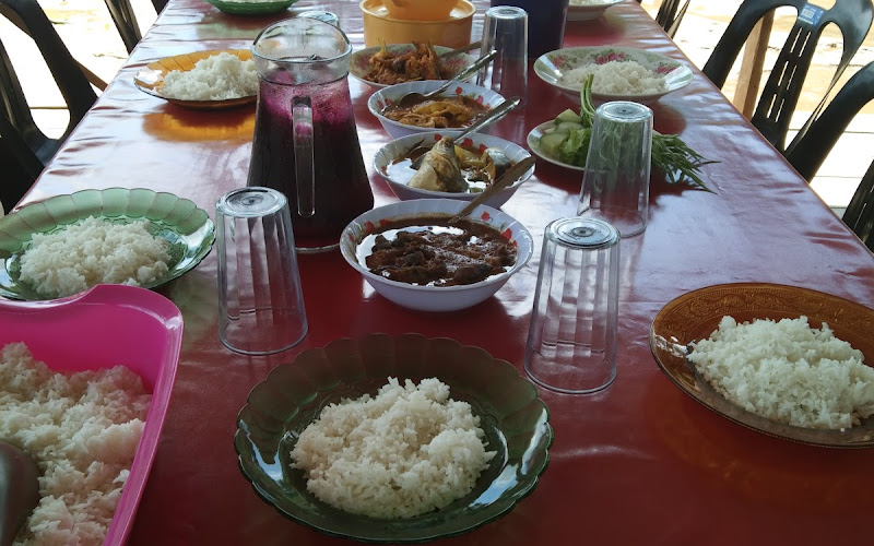Restoran Terapung Bulat Kuala Sat
